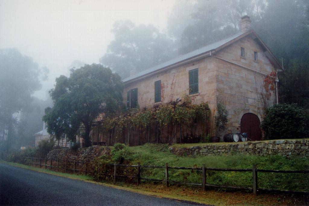 Tizzana Winery Bed And Breakfast Sackville Reach Exterior foto